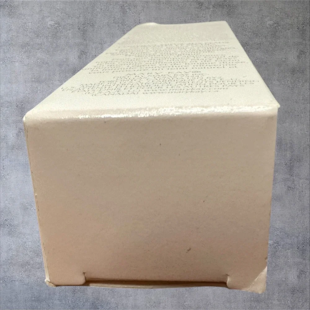 Mary Kay Full-Coverage Foundation Beige 305 366900 1oz‎ NEW Disc. - Gray Cap